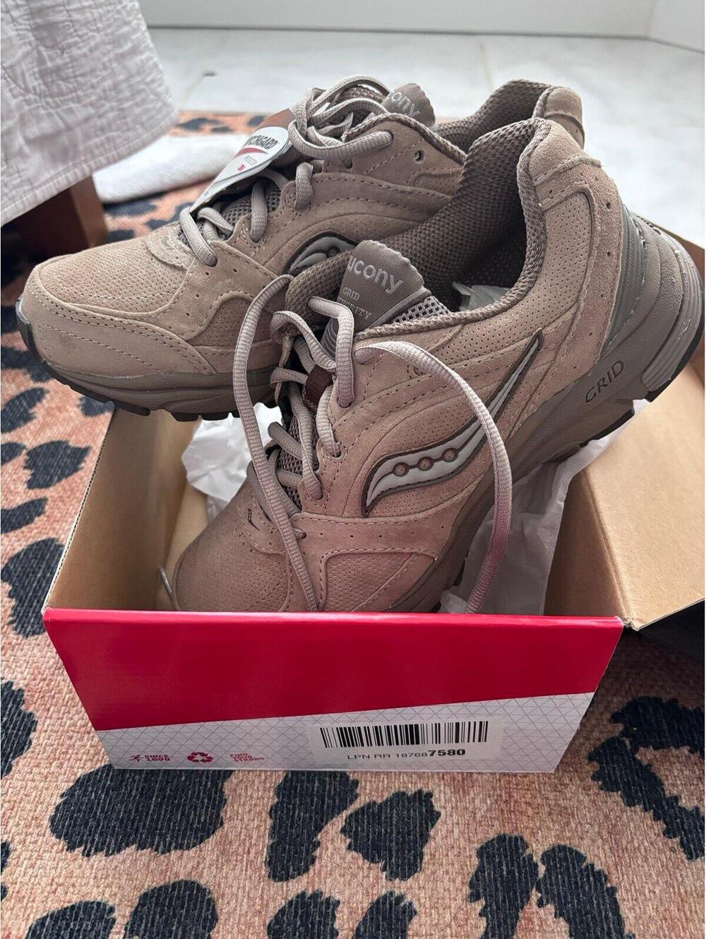 Saucony Grid Sneakers Taupe / Beige – Women’s Size 7 - New in Box
